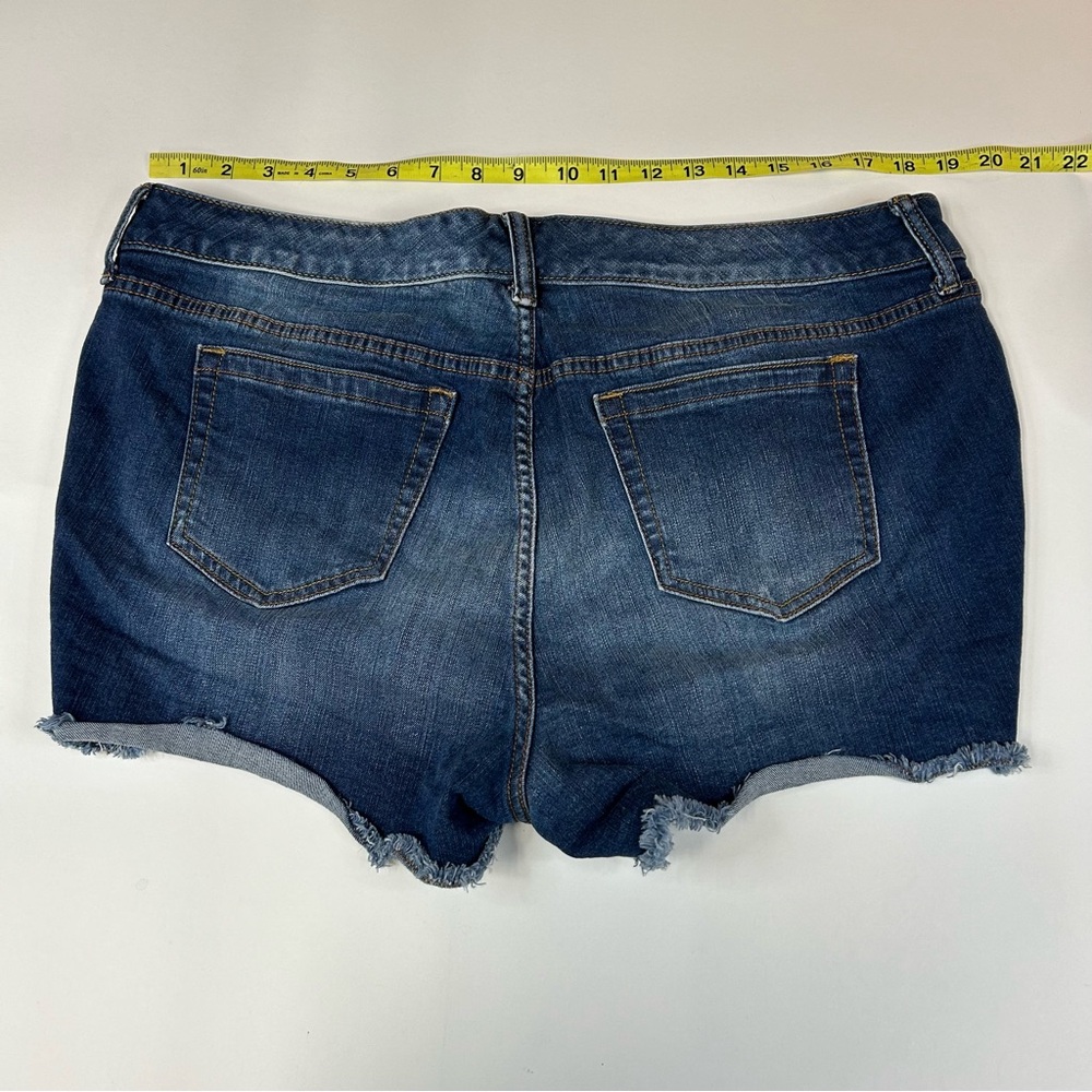 Torrid Women’s Size 16 Short Shorts Jean Dark Wash Distressed Blue #2903 - Picture 8 of 10